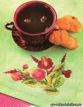 Autumn Bouquet Napkin - finished satin stitch napkin corner